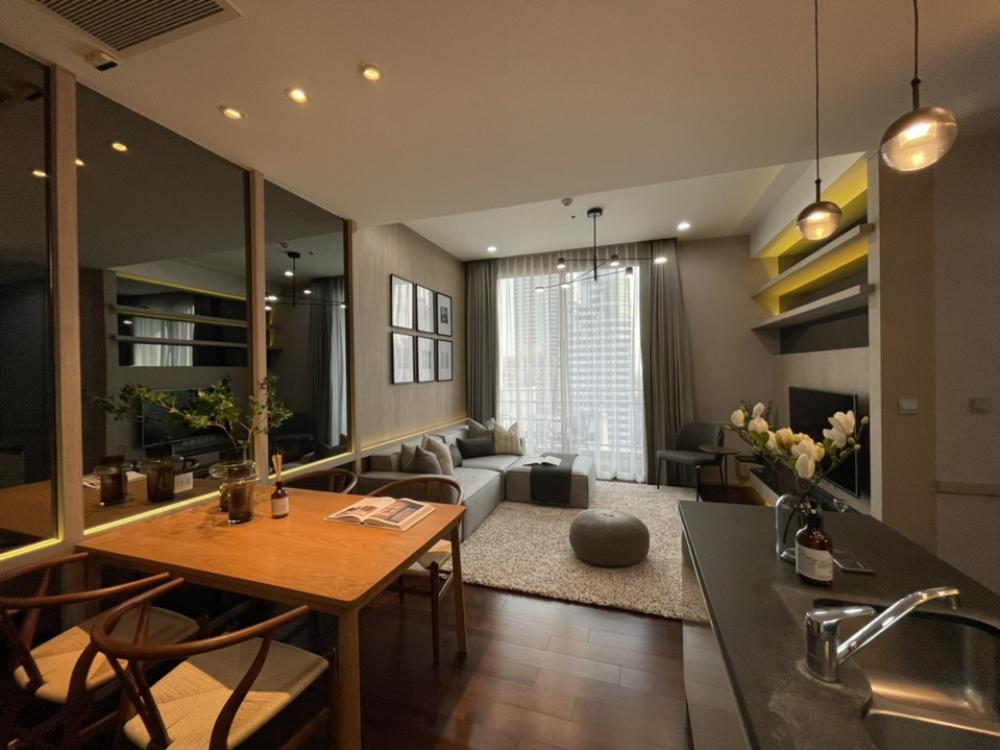 Quattro 2bed 2bath 82.57sqm 16,900,000 very nice classy renovated unit Am: 0656199198