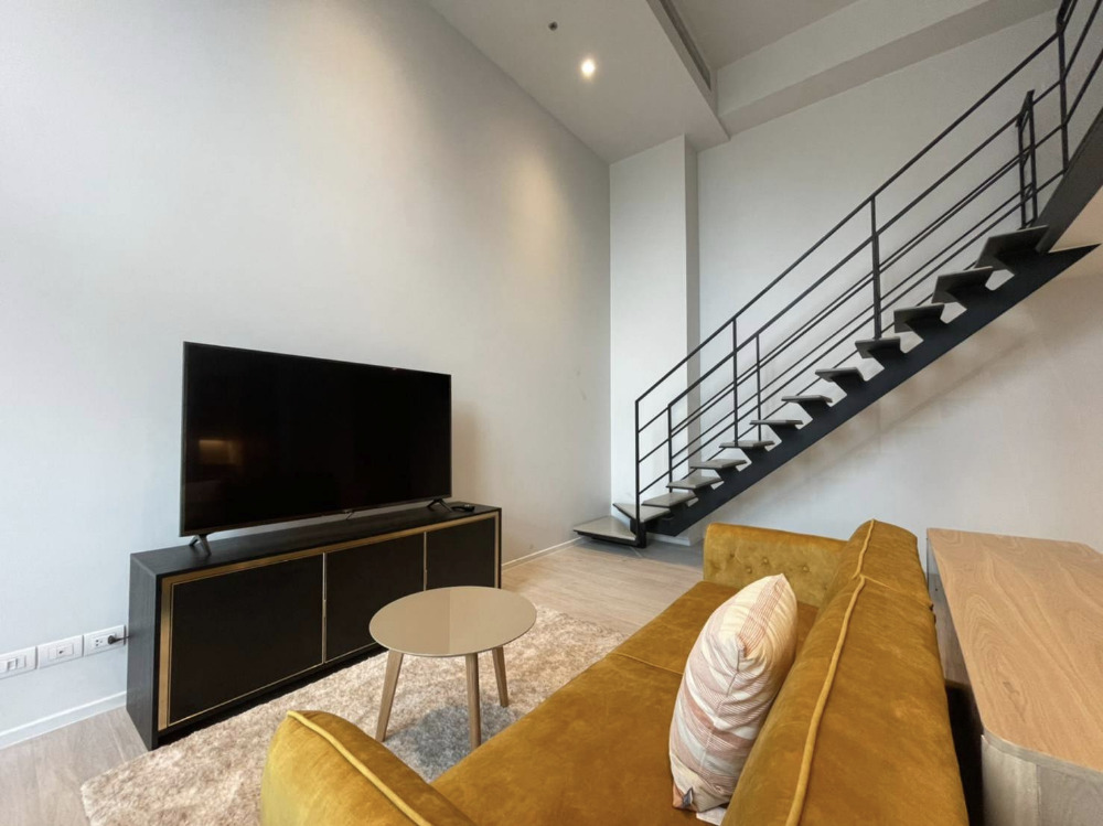 The Lofts Silom 1bed Loft 52.5sqm 10,300,000 Am: 0656199198