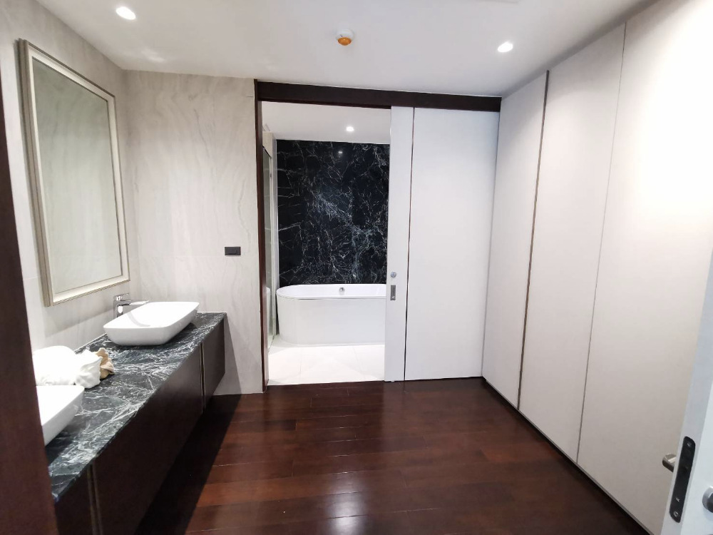 Lacitta Delre Thonglor 16 2bed 2bath 122sqm 120,000/mth Am: 06561999198