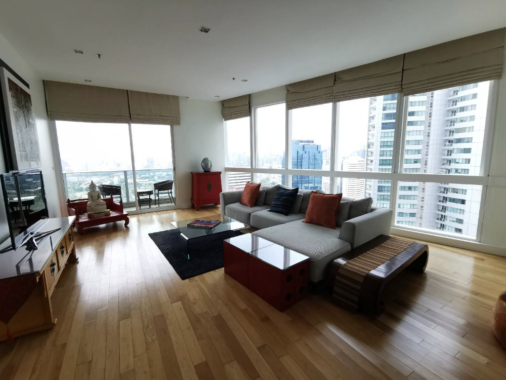 Millennium Residence 3bed 3bath 193sqm. 120,000/mth Am: 0656199198