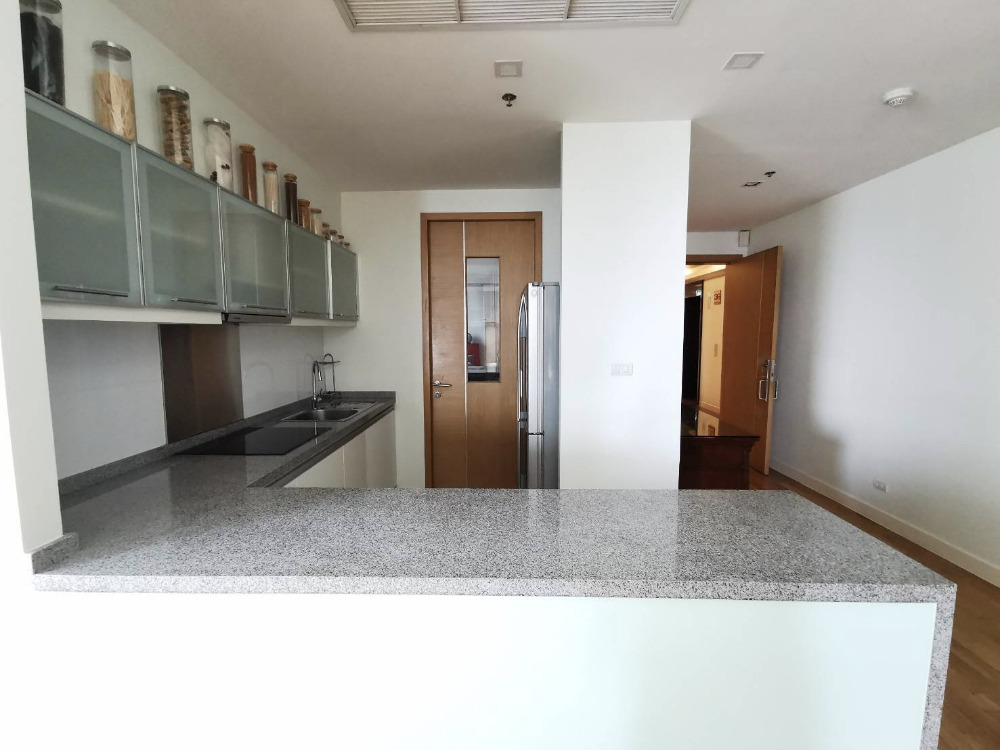 Millennium Residence 3bed 3bath 193sqm. 120,000/mth Am: 0656199198