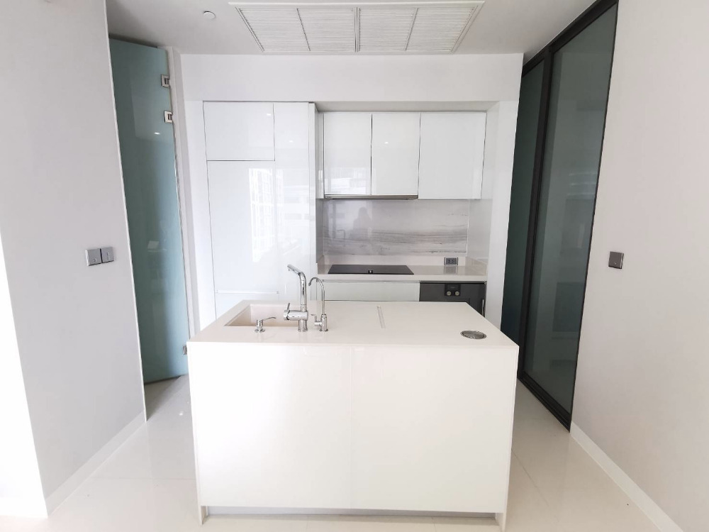 VITTORIO Sukhumvit 39: 2bed 2bath 101.74sqm. 33,000,000 Am: 0656199198