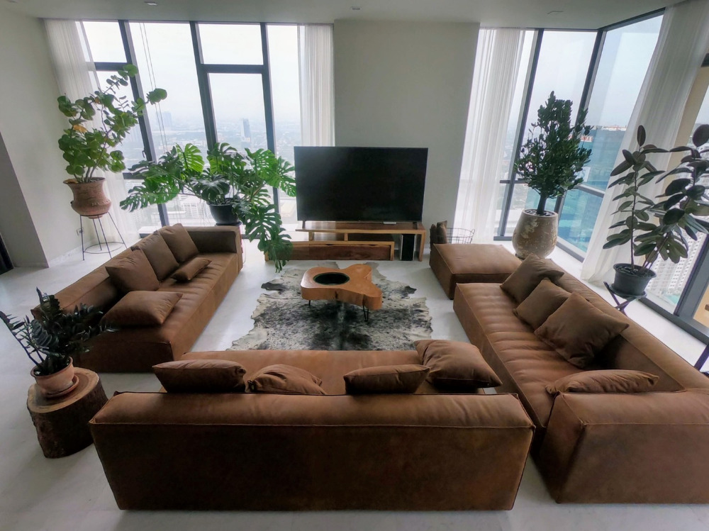 The Monument Thonglor 3bed 3bath 252.61sqm. 90,000,000 Am: 0656199198