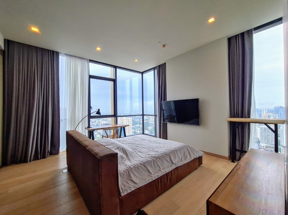 The Monument Thonglor 3bed 3bath 252.61sqm. 90,000,000 Am: 0656199198