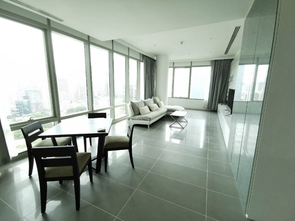 185 Rajadamri 2bed 2bath 107.83sqm. 36,000,000 Am: 0656199198