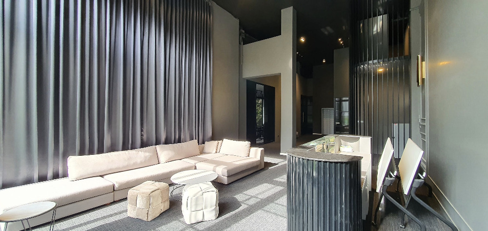 House Sukhumvit 49 110sqwah 930sqm. with pool & lift 120,000,000 Am: 0656199198