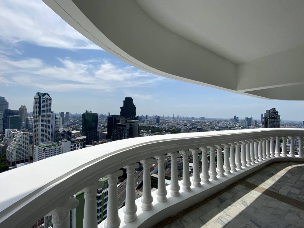 State tower Silom 173.84sqm. 16,000,000 Am: 0656199198