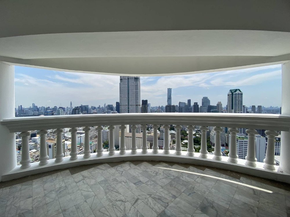 State tower Silom 173.84sqm. 16,000,000 Am: 0656199198