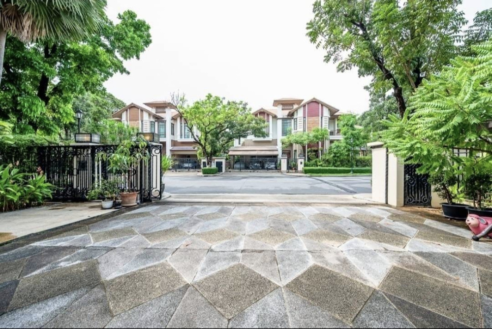 ฺBaan Sansiri Sukhumvit 67 5bed 6bath 158sqwah 560sqm. 189,000,000 Am: 0656199198