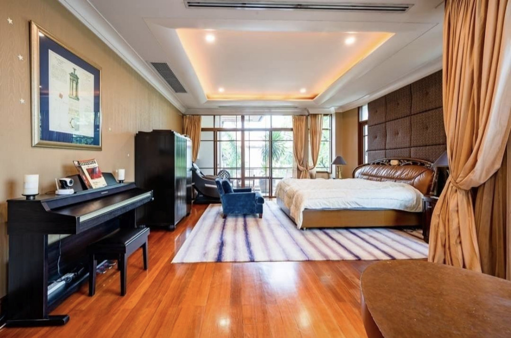 ฺBaan Sansiri Sukhumvit 67 5bed 6bath 158sqwah 560sqm. 189,000,000 Am: 0656199198