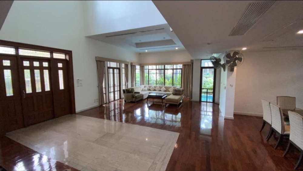 Baan Sansiri Sukhumvit 67 4bed 5bath 110sqwah 490sqm. 122,000,000 Am: 0656199198