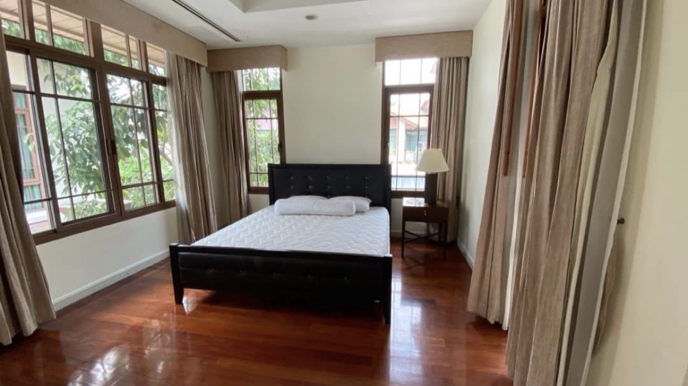 Baan Sansiri Sukhumvit 67 4bed 5bath 110sqwah 490sqm. 122,000,000 Am: 0656199198