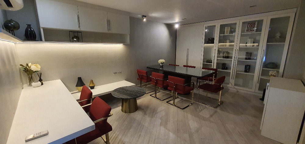 Silver Thonglor 20 Apartment for sale 196sqwah 43 units 450,000,000 Am: 0656199198