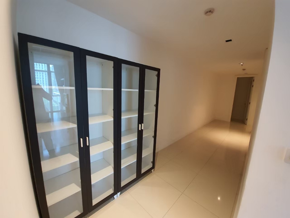 Athenee Residence 3bed 3bath 189sqm. 130,000/mth Am: 0656199198