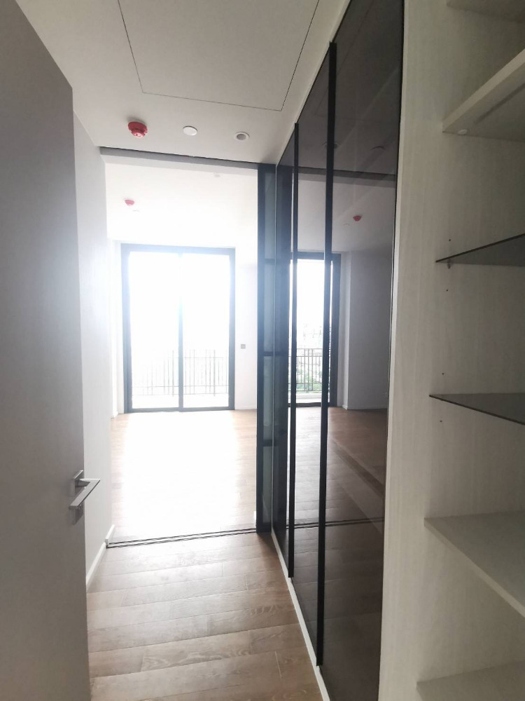 Muniq langsuan 3+1 bed 4bath with maid 2 kitchen 255.45sqm. 125,000,000 mil Am: 0656199198