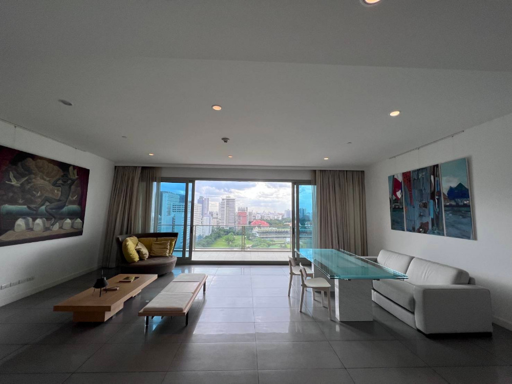 185 Rajadamri 3+1bed 4bath 225sqm. 230,000/mth Am: 0656199198