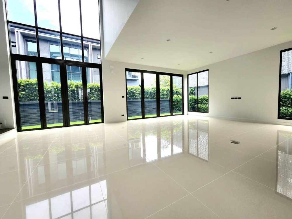 Setthasiri Krungthep Kreetha 4bed 5bath 83.2sqwah 27,500,000 Am: 0656199198