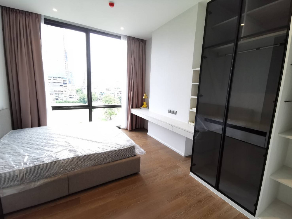 Muniq Langsuan 2bed 1bath 78.5sqm. 100,000/mth. Am: 0656199198