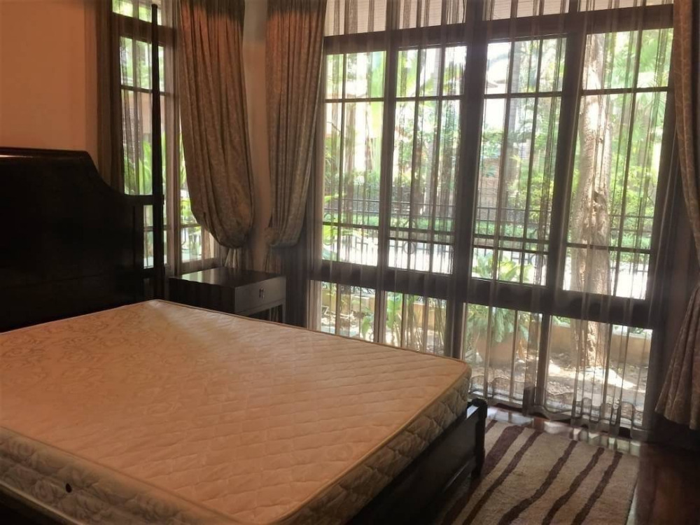 ฺBaan Sansiri Sukhumvit 67 5bed 6bath 158sqwah 450,000 Am: 0656199198