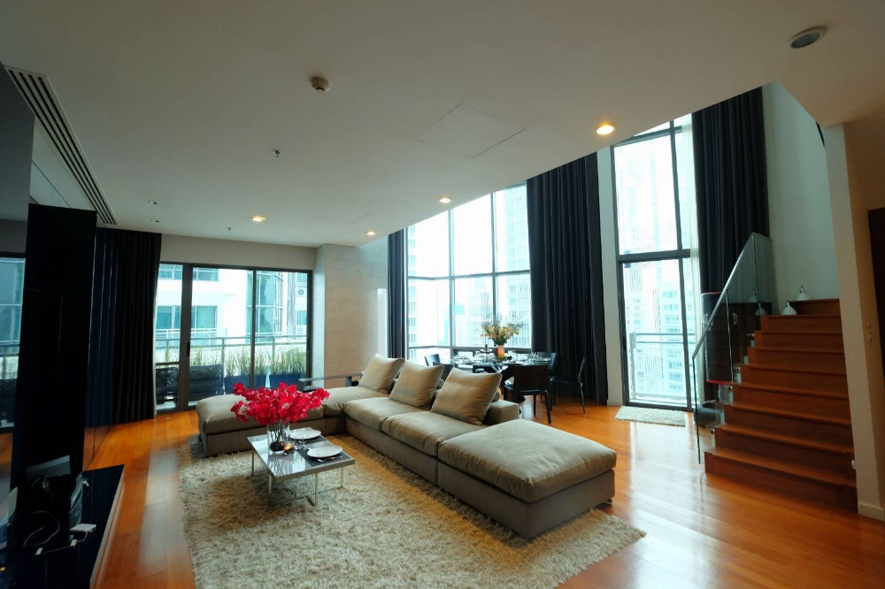 Bright Sukhumvit 24 3bd 3bath 189.39sqm. 33,000,000 Am: 0656199198