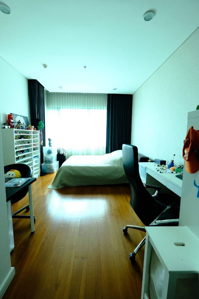 Bright Sukhumvit 24 3bd 3bath 189.39sqm. 33,000,000 Am: 0656199198