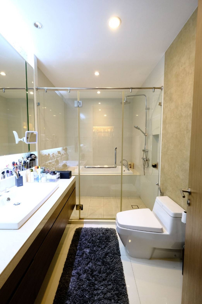 Bright Sukhumvit 24 3bd 3bath 189.39sqm. 33,000,000 Am: 0656199198