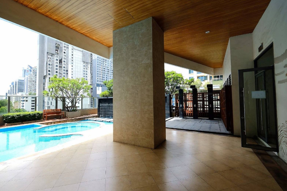 Bright Sukhumvit 24 3bd 3bath 189.39sqm. 33,000,000 Am: 0656199198