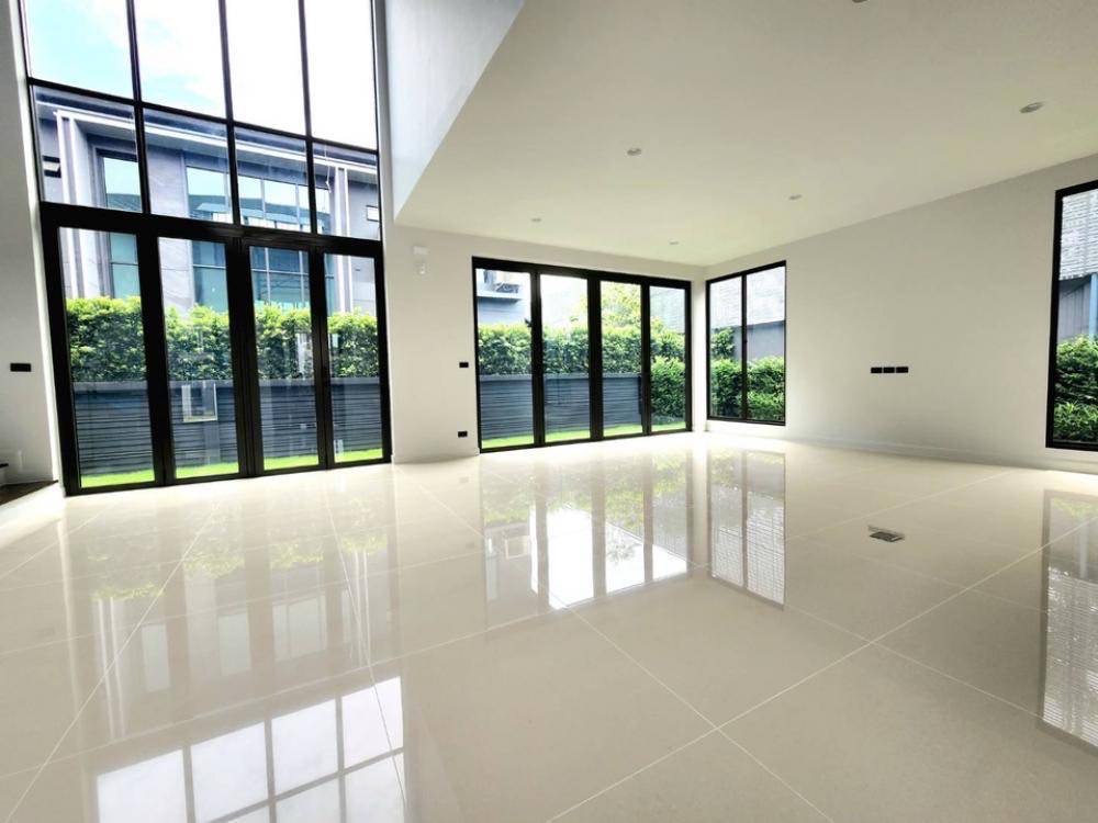 Setthasiri Krungthep Kreetha 2 74.2sqwah 294sqm. 25,300,000 Am: 0656199198