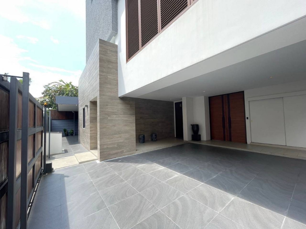 Parc Priva 4bed 5bath 175sqw. with private pool 65,000,000 Am: 0656199198