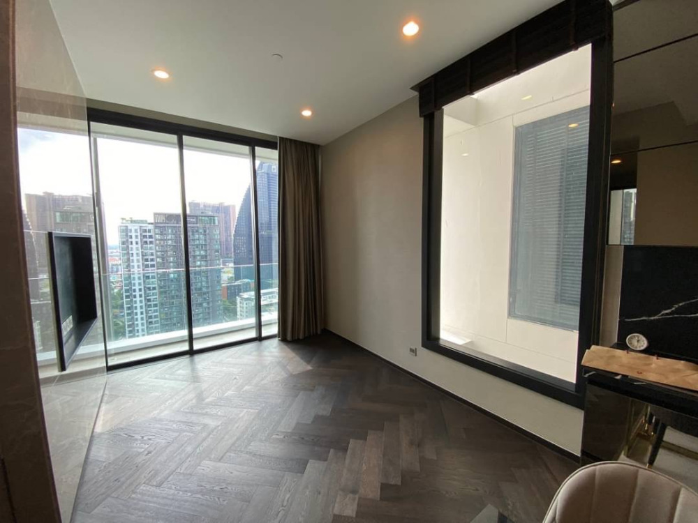 The ESSE Sukhumvit 36: 2bed 2bath 74sqm. 85,000 Am: 0656199198