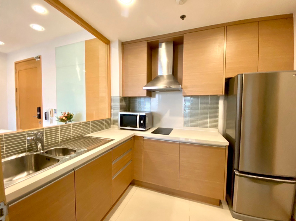 The Emporio Place 1 bed 1 bath 35+Fl  66sqm 45,000/mth Am: 0656199198