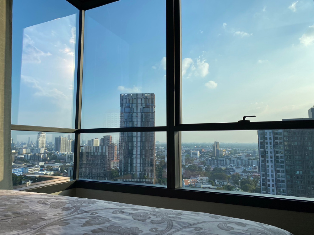 The ESSE Sukhumvit 36: 2bed 2bath 74sqm. 85,000 Am: 0656199198