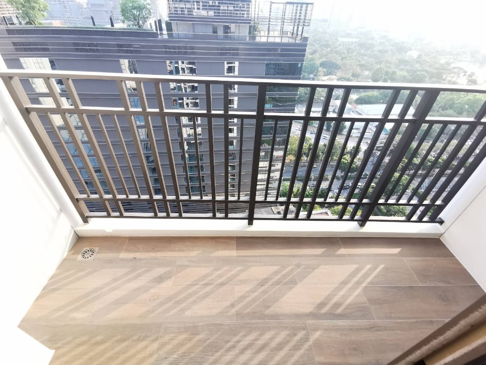 Muniq Langsuan 2bed 3bath 95sqm. 100,000/mth Am: 0656199198