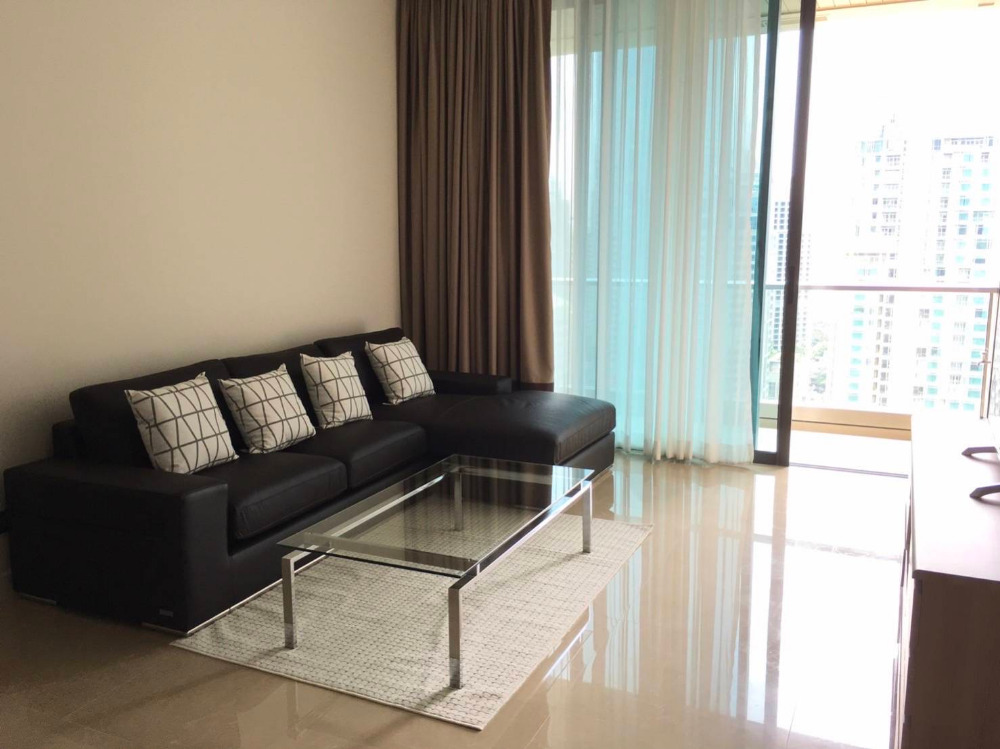 Sindhorn Residence 2bed 2bath 111sqm. 120,000/mth Stunning Embassy view ! Am: 0656199198