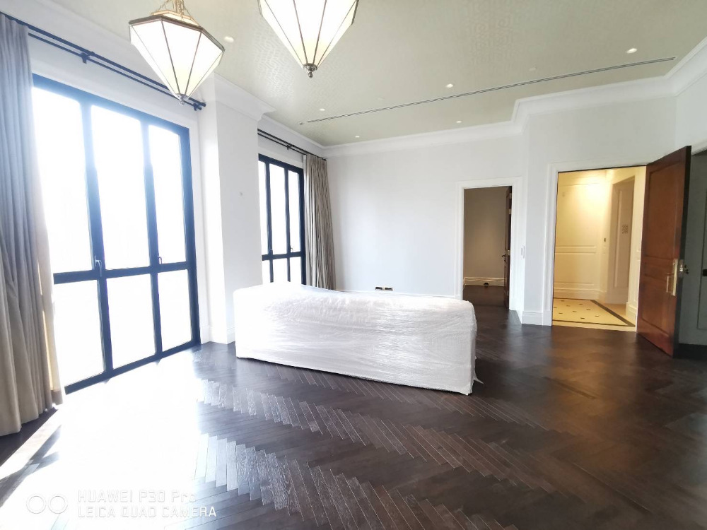 98 Wireless 132sqm 2bed 3bath Unfurnished 118,000,000 Embassy view Am: 0656199198