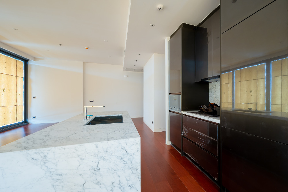 Khun by Yoo: 2bed 2bath 97.75sqm. 32,900,000 !!! Am: 0656199198