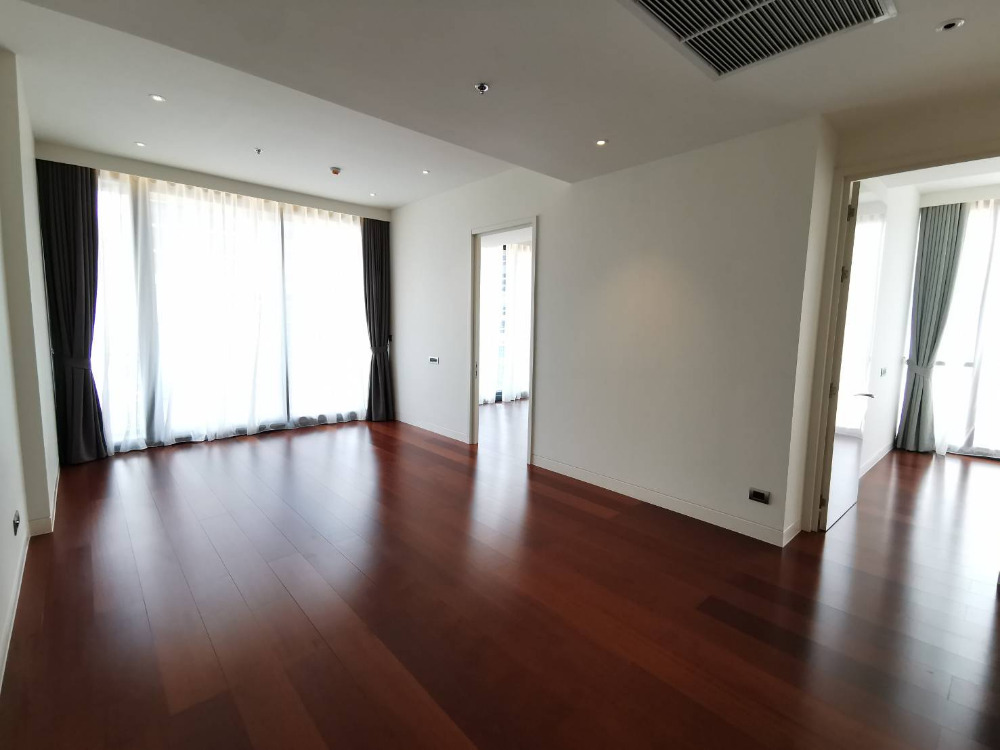 Khun by Yoo: 2bed 2bath 82.21sqm. 25,900,000 Am: 0656199198