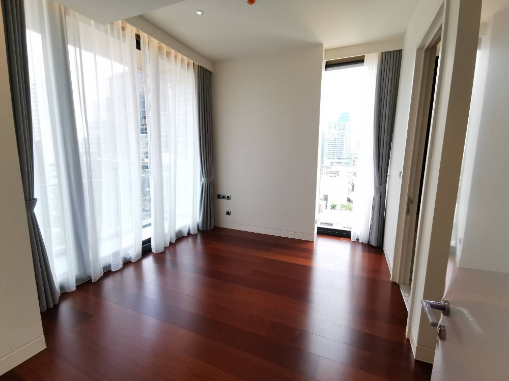 Khun by Yoo: 2bed 2bath 82.21sqm. 25,900,000 Am: 0656199198