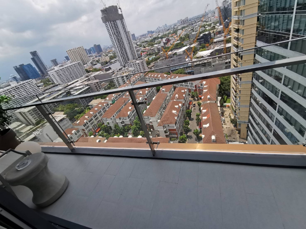 Khun by Yoo: 2bed 2bath 82.21sqm. 25,900,000 Am: 0656199198