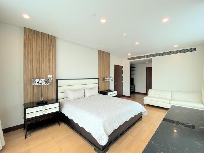 The Park Chidlom: 2bed 3bath + maid 145.51sqm. 38,500,000 Am: 0656199198