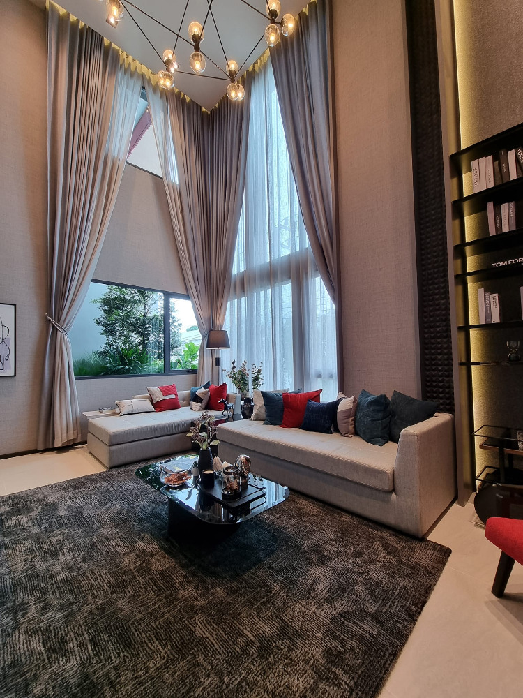 Classe Sukhumvit 77: 40 sqwah 259 sqm. 3bed 4bath show house Fully Furnished 27,900,000 Am: 0656199198