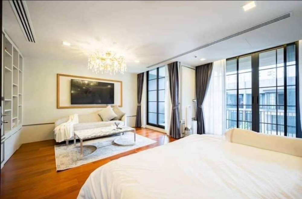 Quarter Sukhumvit 31: 4 bed 5 bath 79,000,000 Am: 0656199198