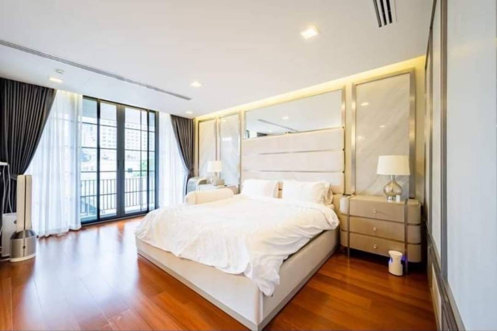 Quarter Sukhumvit 31: 4 bed 5 bath 79,000,000 Am: 0656199198