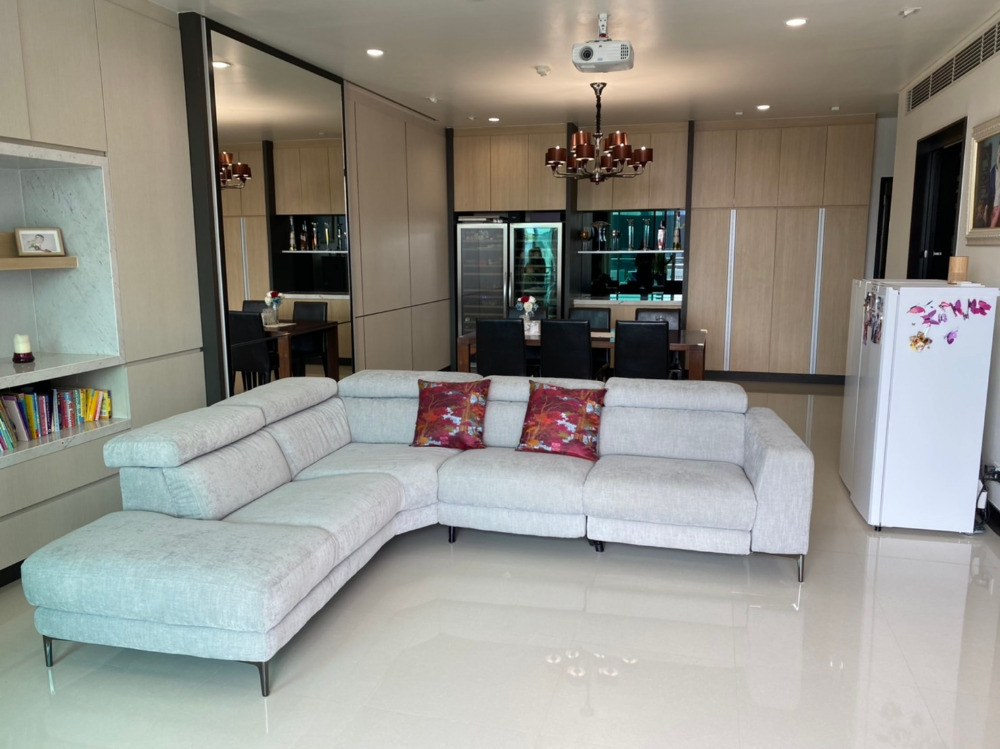 The Park Chidlom: 2bed 3bath + maid  145.51sqm 39,000,000 Am: 0656199198