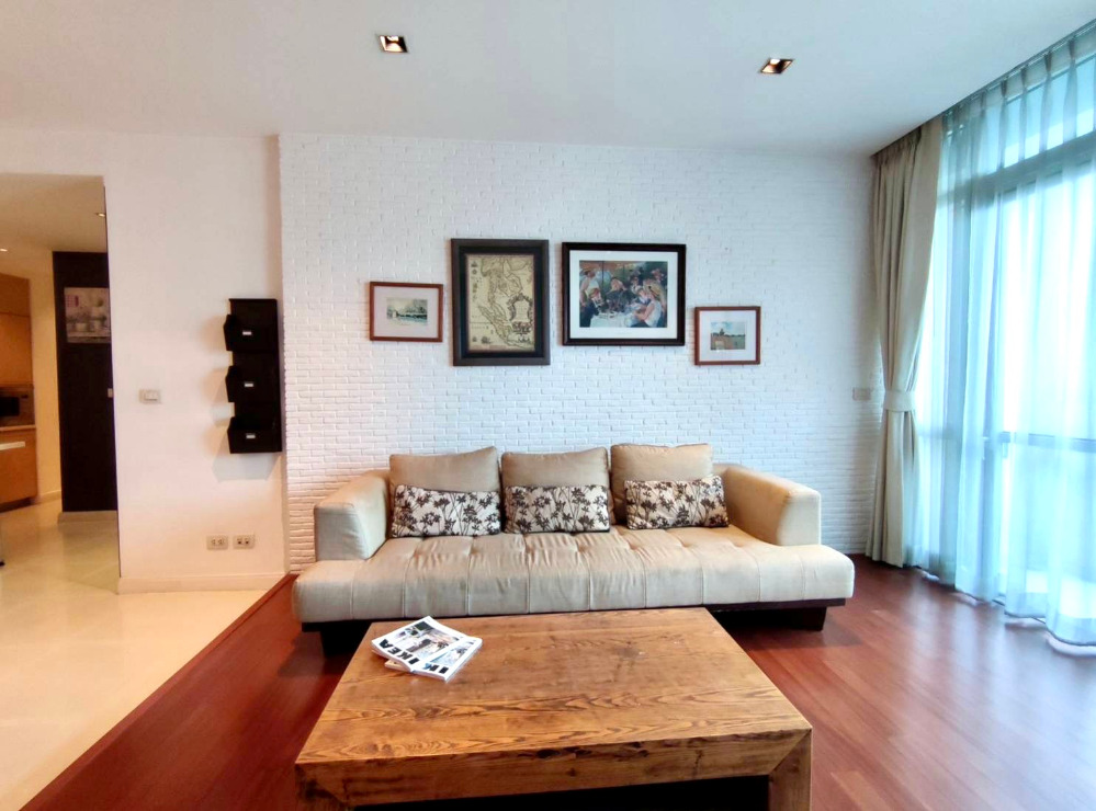 Athenee Residence:  2bed 2bath 120sqm. 30,000,000 Am: 0656199198