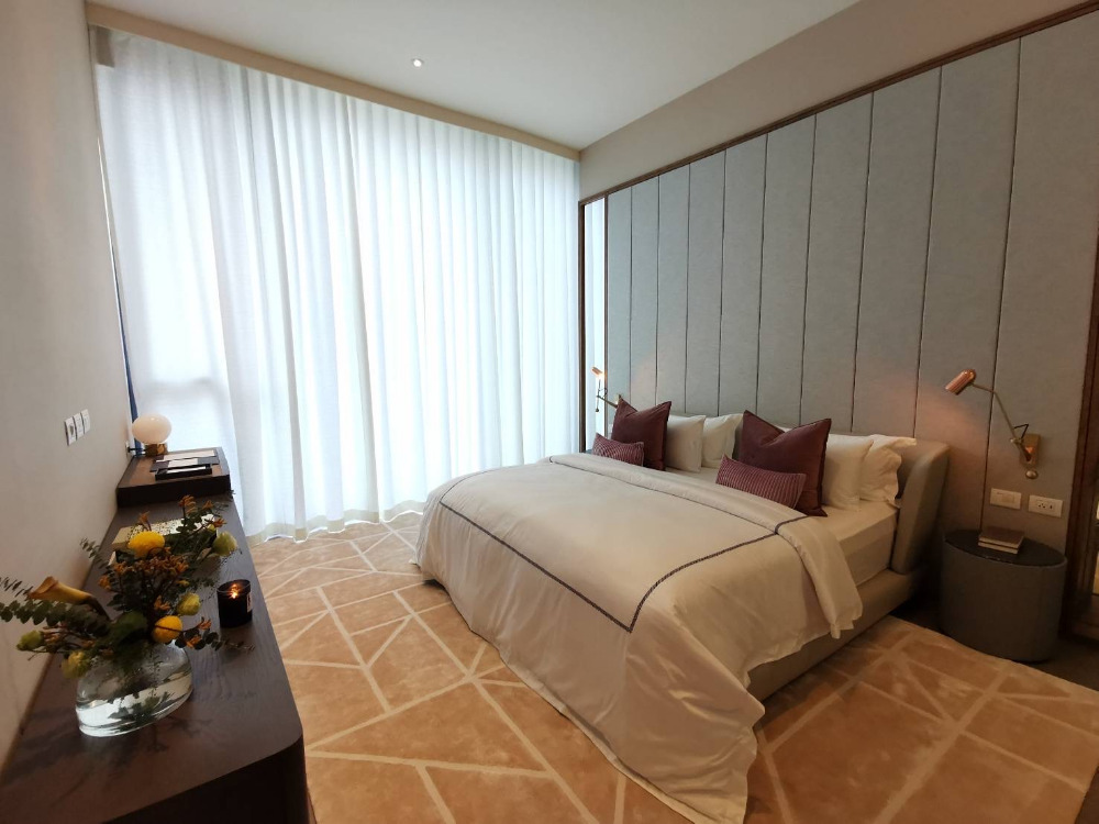 Scope Langsuan: 2 bed 3 bath 20+Floor 168.27sqm. 95,000,000 Am: 0656199198