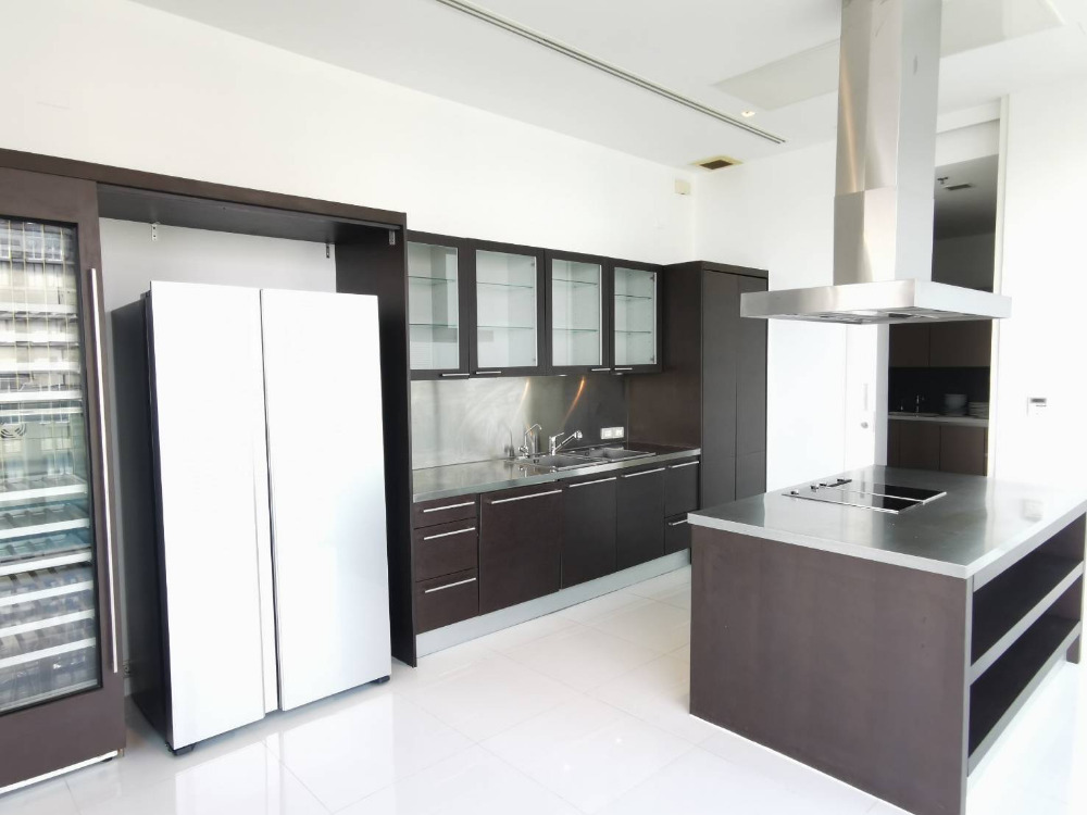 Le Raffine 39: Duplex 3bed 4bath + maid 365sqm. 69,000,000 Am: 0656199198