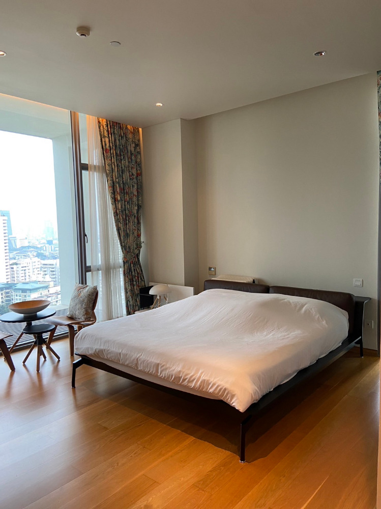 Sukhothai Residences: 1bed 2bath 122sqm. 43,000,000 Am: 0656199198