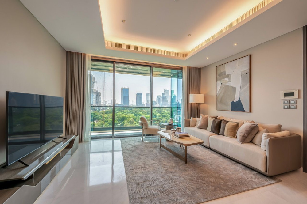 Sindhorn Tonson: 1bed 1bath 87sqm. 19,900,000 Brandnew Fully Furnished high fl. Am: 0656199198