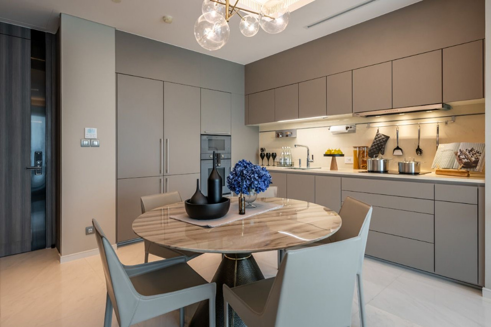 Sindhorn Tonson: 1bed 1bath 87sqm. 19,900,000 Brandnew Fully Furnished high fl. Am: 0656199198